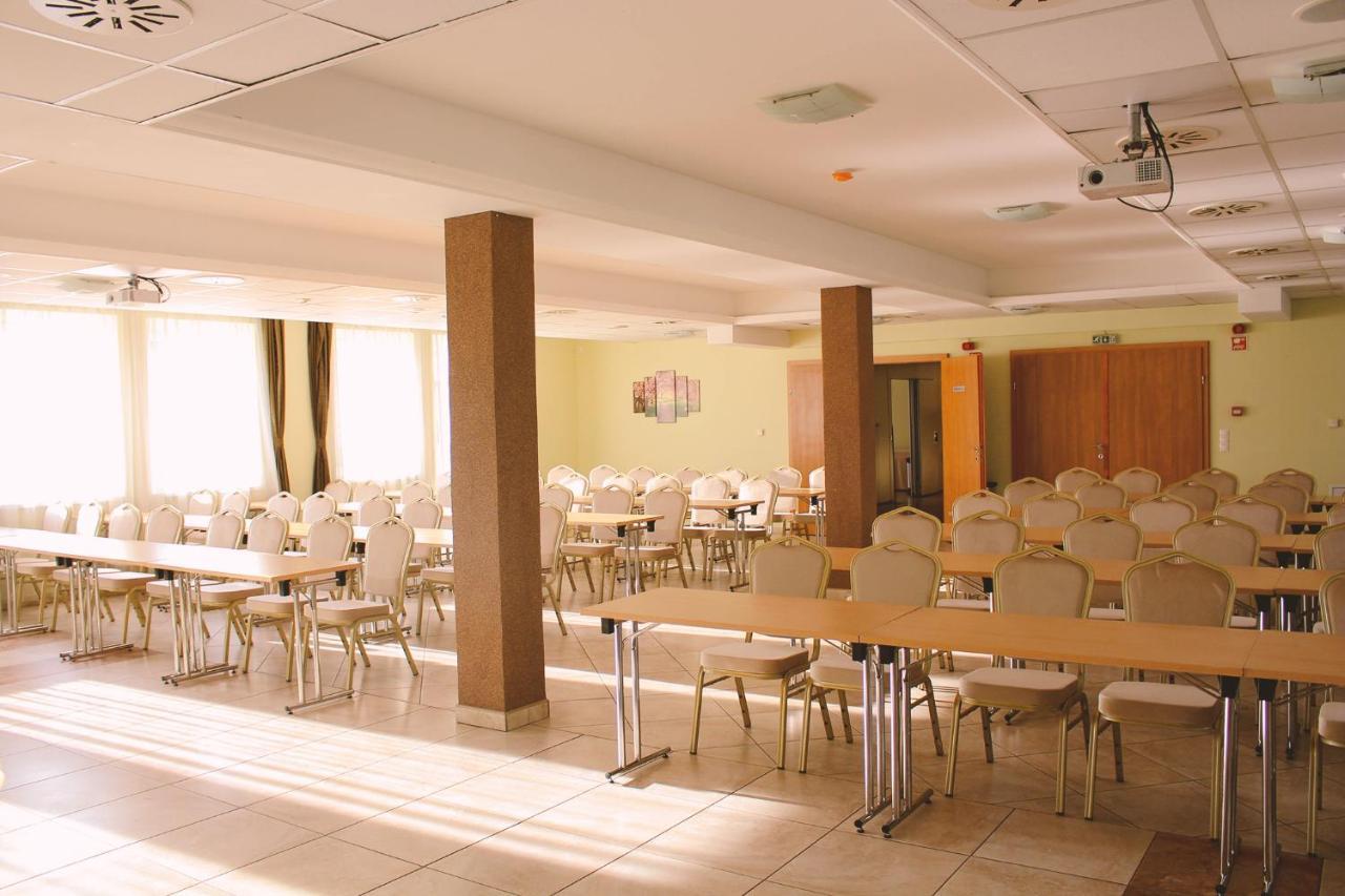 Granada Conference, Wellness And Sport Hotel Kecskemét Extérieur photo