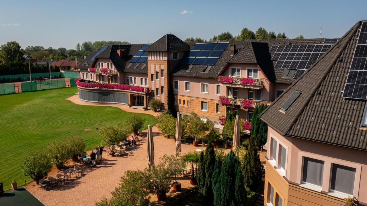 Granada Conference, Wellness And Sport Hotel Kecskemét Extérieur photo